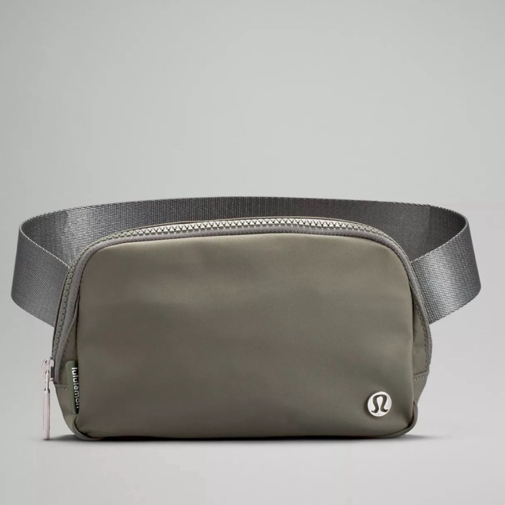 NWT Lululemon Everywhere Belt Bag 1L Grey Sage